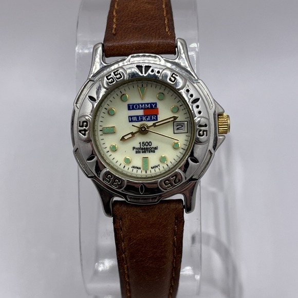 Vtg Tommy Hilfiger Watch Women 29mm Silver Case Date 200M- New Battery - Picture 1 of 9